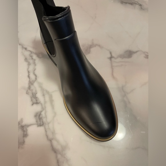 Kate Spade Sedgewick Chelsea Rain Boots Rubber with Elastic Black Gold Pull On - Picture 5 of 13
